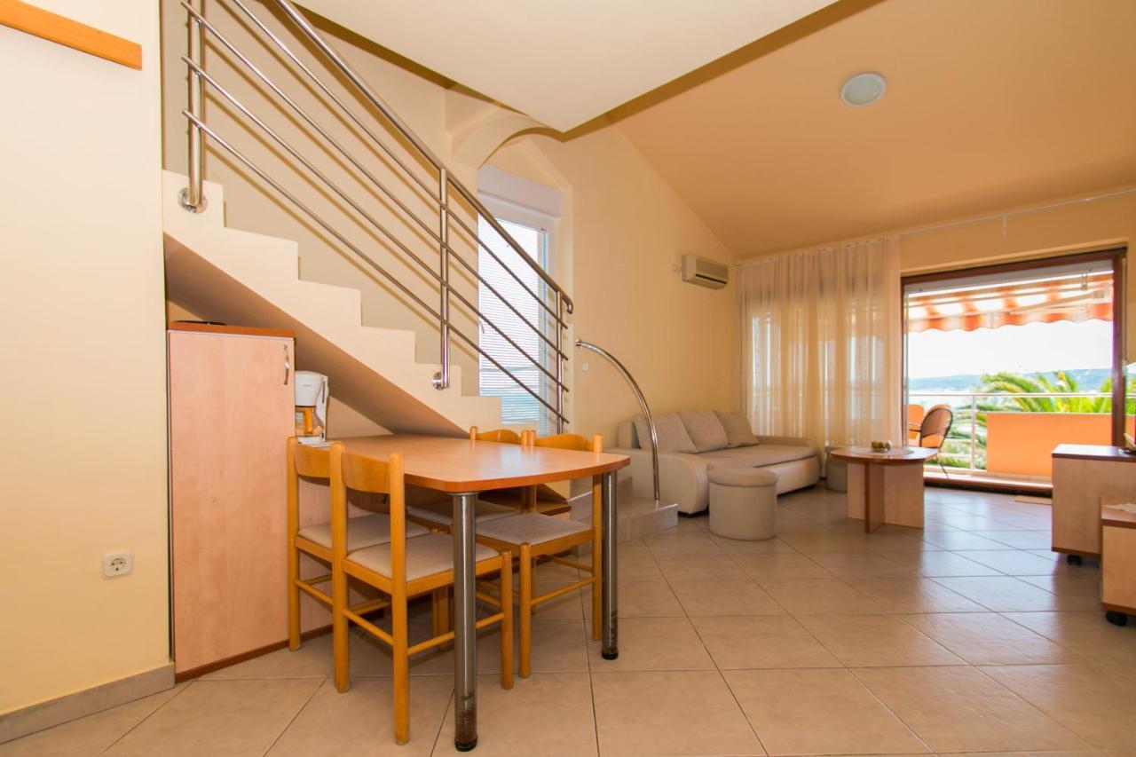 Apartments Matas Sukošan エクステリア 写真