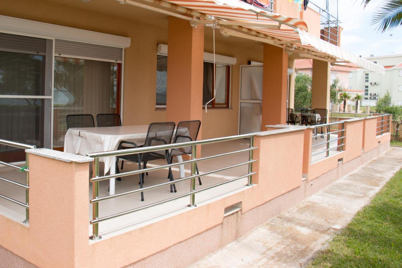 Apartments Matas Sukošan エクステリア 写真