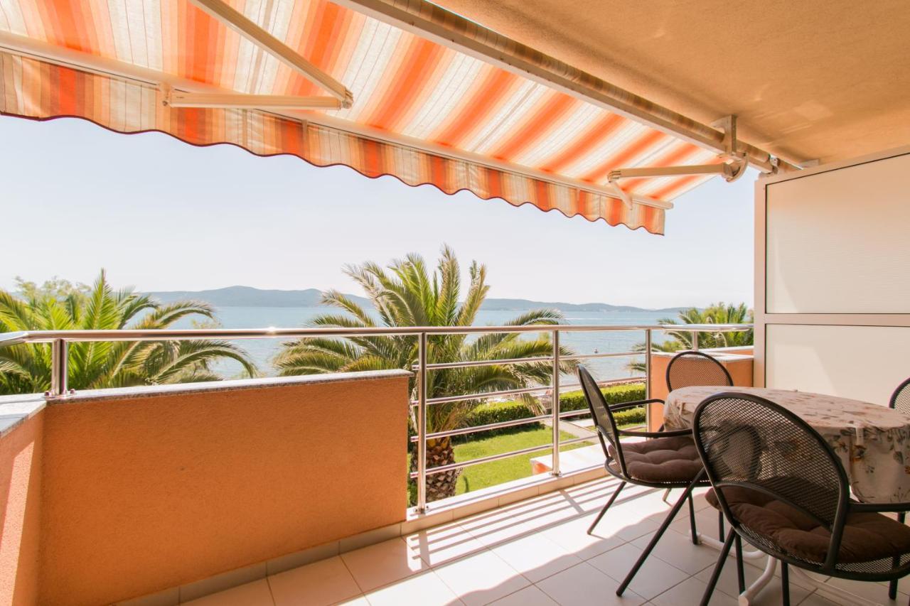 Apartments Matas Sukošan エクステリア 写真