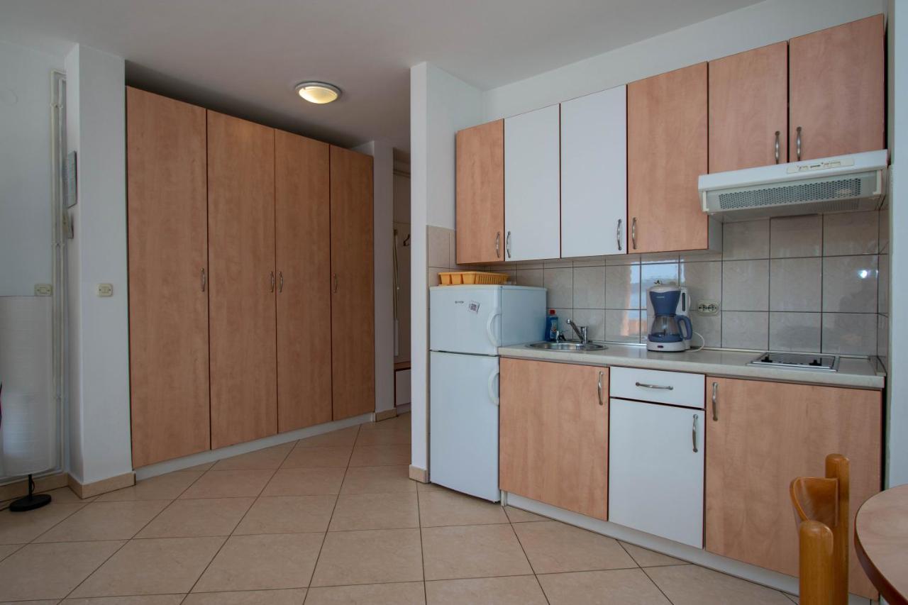 Apartments Matas Sukošan エクステリア 写真