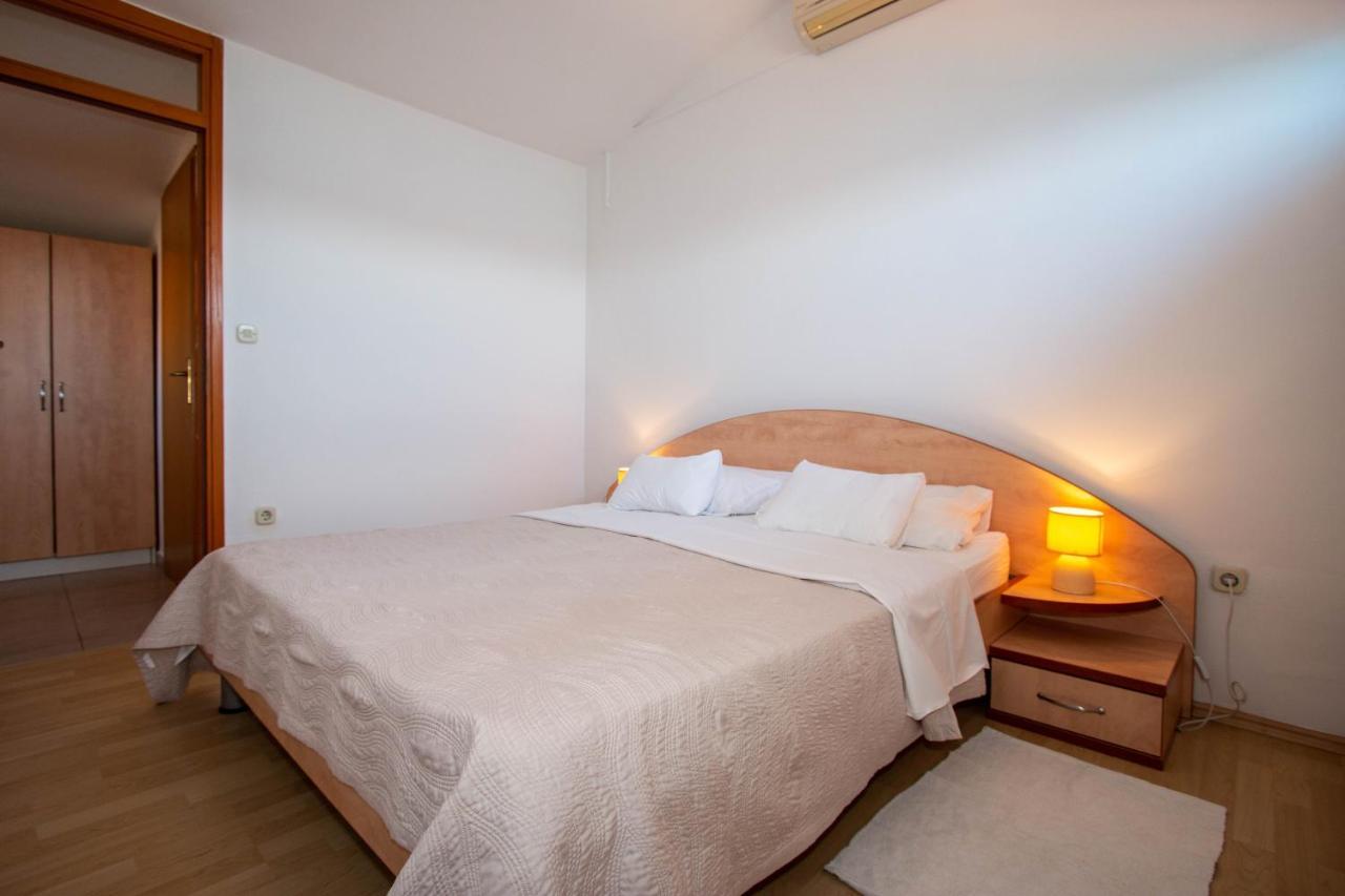 Apartments Matas Sukošan エクステリア 写真