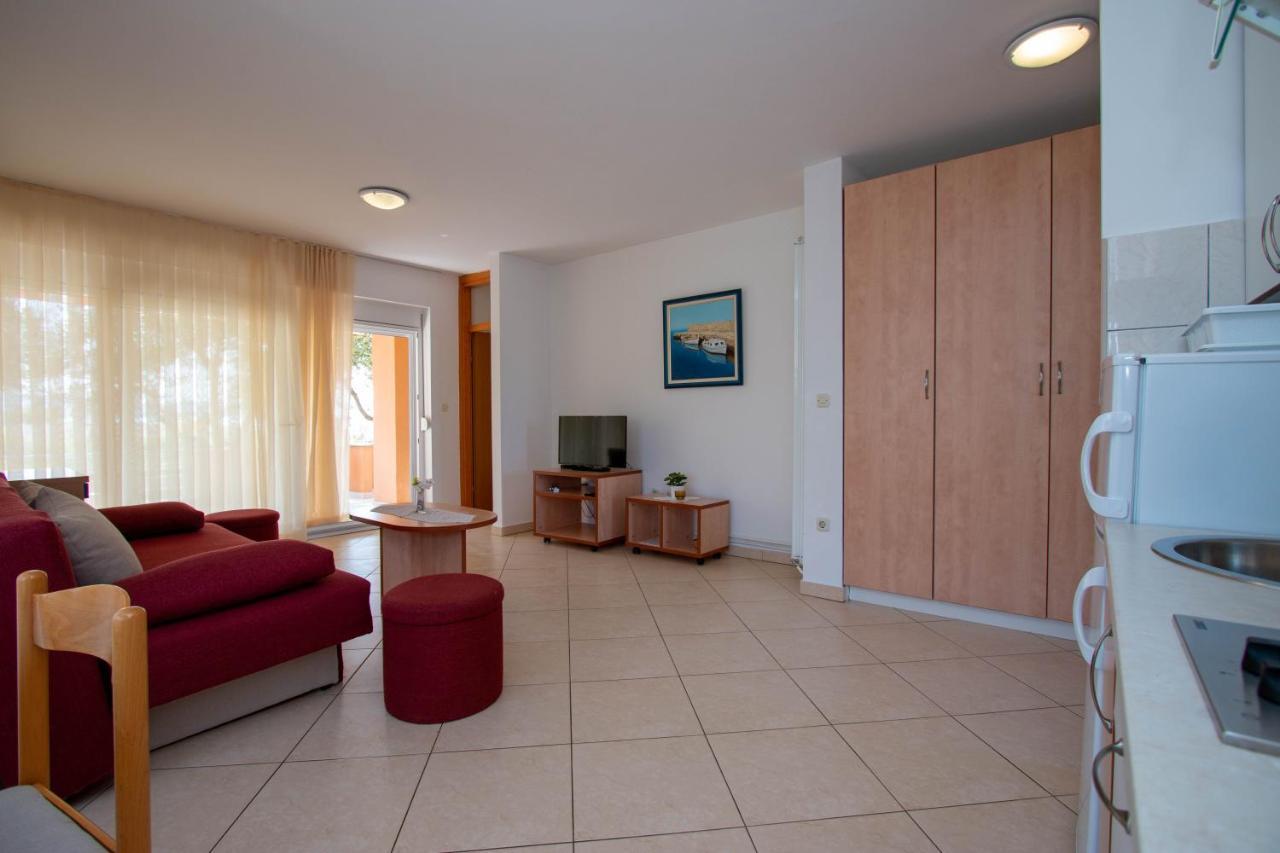 Apartments Matas Sukošan エクステリア 写真