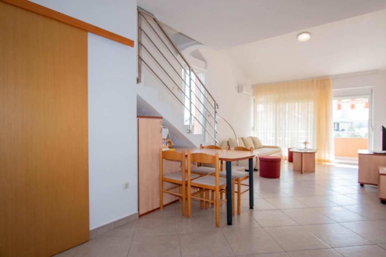 Apartments Matas Sukošan エクステリア 写真